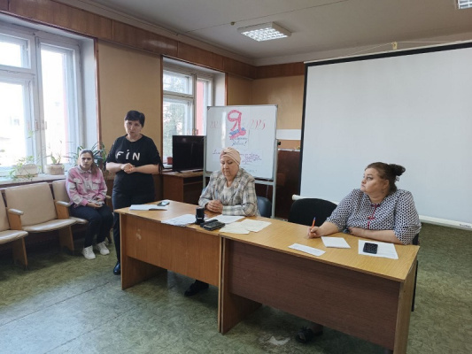 В Жирятинском отделе ГКУ «Центр занятости населения Брянского района» состоялась встреча с директорами школ района по вопросу летней занятости учащихся в свободное от учебы время