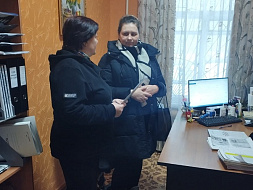 Вручение областного материнского сертификата