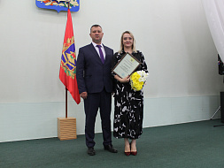 Социальных работников поздравили с профессиональным праздником